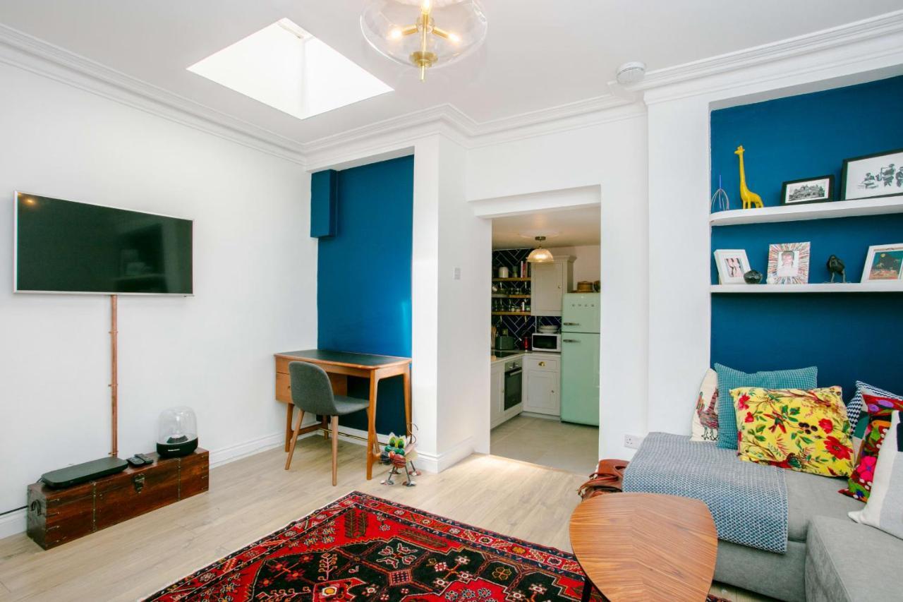 Modern Garden Apartment Camden Londra Esterno foto